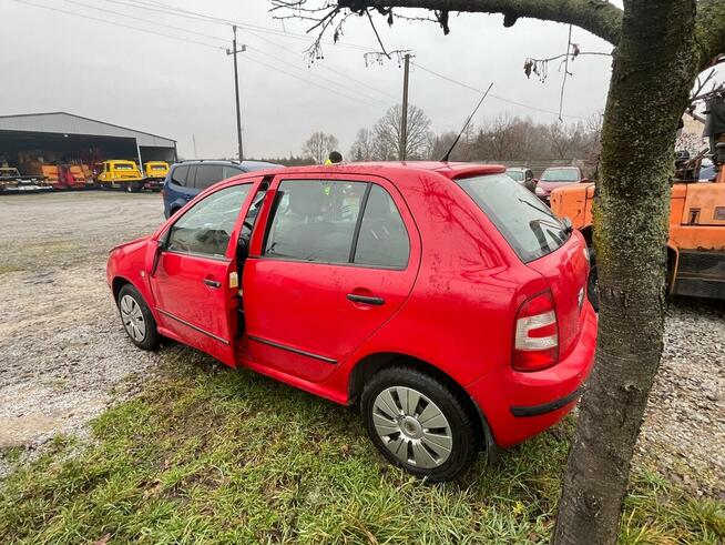 Samochód uszkodzony Popielina - zdjęcie 3