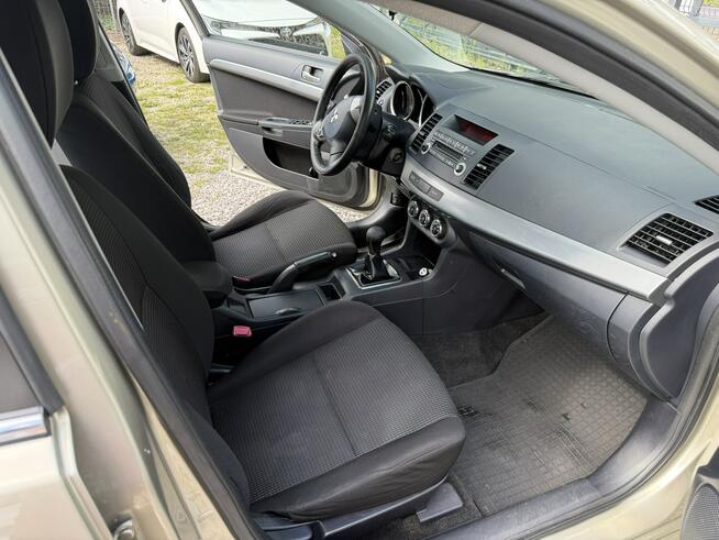 Mitsubishi Lancer 1.6 16v 117KM I właściciel Bezwypadkowy Bez korozji Otwock Mały - zdjęcie 8