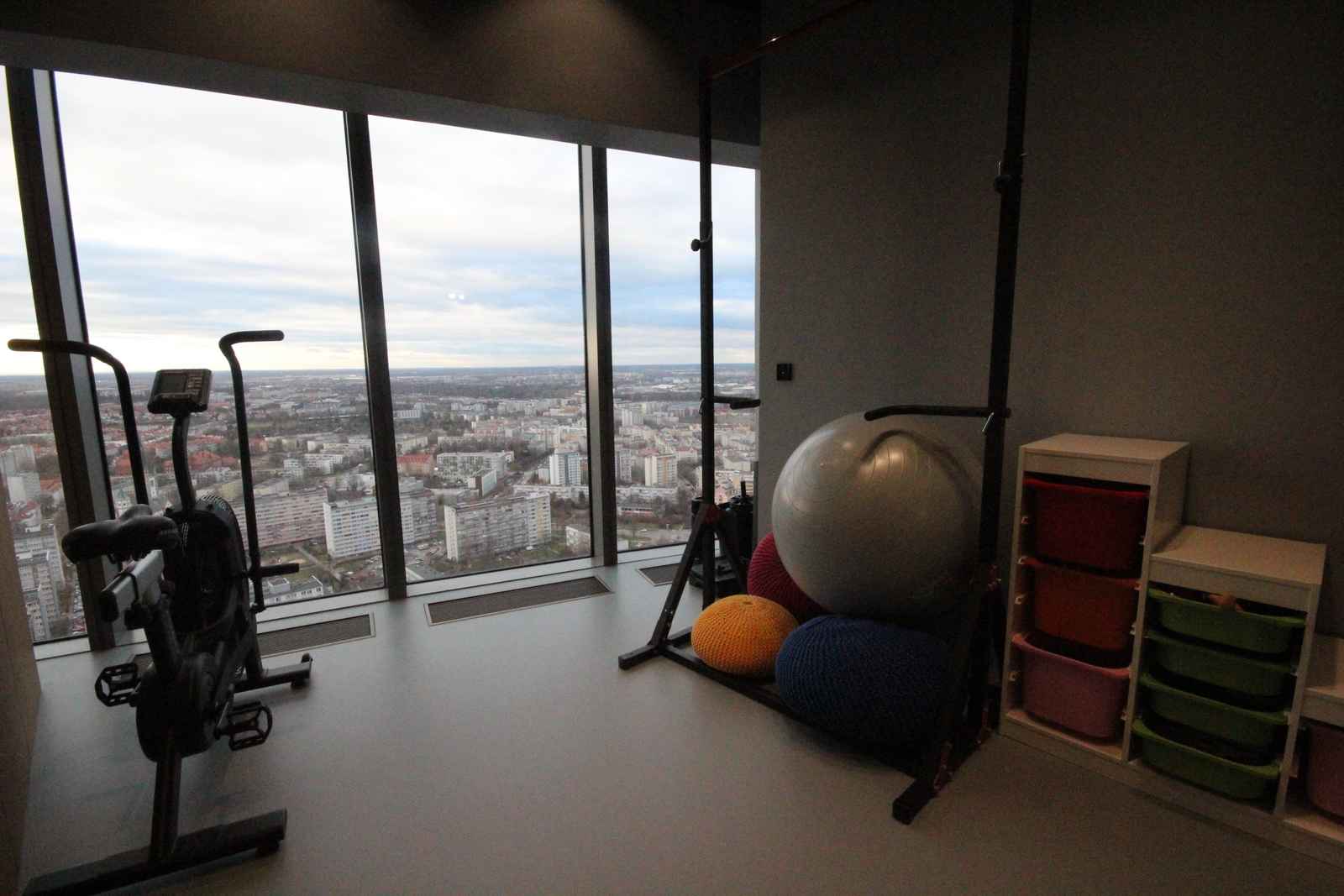 4pok, 155met, Sky Tower KOMÓRKA/GARAŻ/2013 (Wrocław) Krzyki - zdjęcie 7