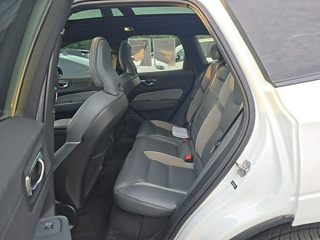 Volvo XC 60 R-Design / 4x4 / niski przebieg Tarnów - zdjęcie 12