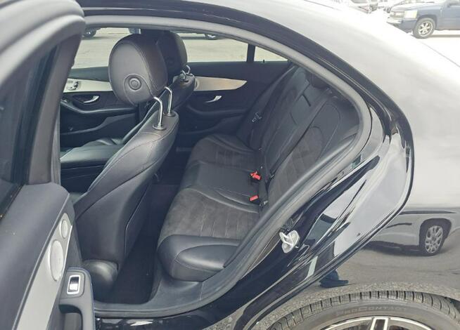 Mercedes C 300 4Matic / pakiet AMG / niski przebieg Tarnów - zdjęcie 11