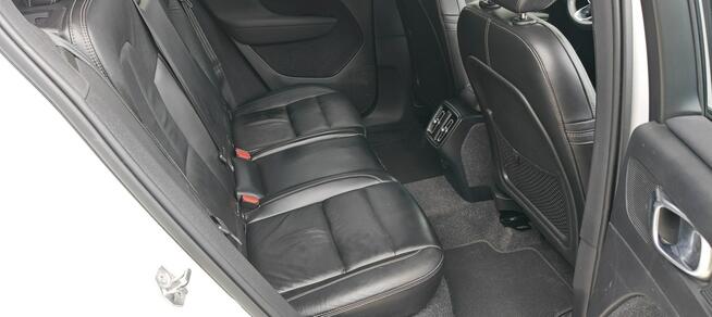 Volvo XC 40 1,5 Benzyna 130KM T2 Full Led Navi Pdc Full Opcja Płock - zdjęcie 8