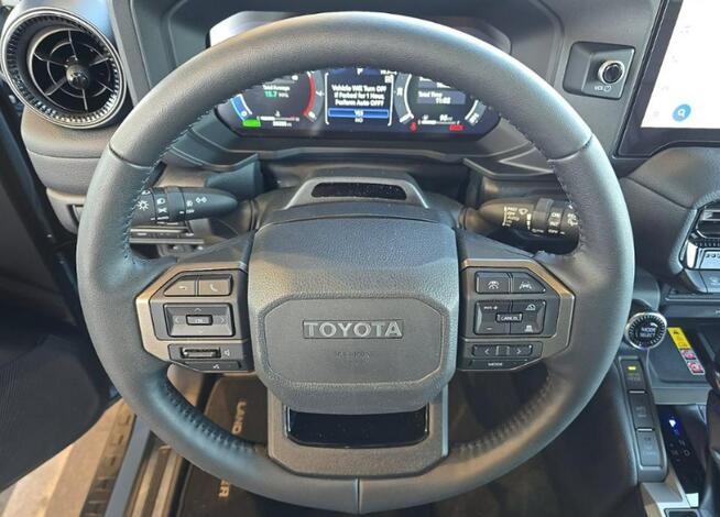 Toyota Land Cruiser Bogata wersja wyposażenia / AWD / niski przebieg Tarnów - zdjęcie 8