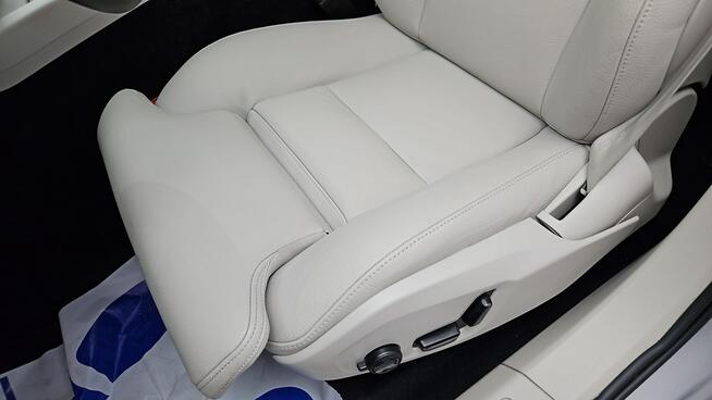 Volvo XC 60 B4 B Plus Bright aut ! Z Polskiego Salonu ! Faktura Vat ! Warszawa - zdjęcie 12