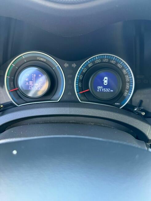 Toyota Auris 1.8 hybryda Kraków - zdjęcie 3