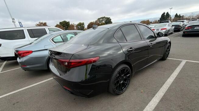 Alfa Romeo Giulia Q4 Sport 2.0 285KM 2018r. oferta w transporcie Kampinos - zdjęcie 4