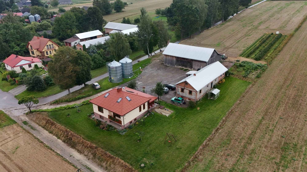Gospodarstwo 1,09 ha – dom po remoncie, stodoła, warsztat | Równianki Krasnystaw - zdjęcie 10