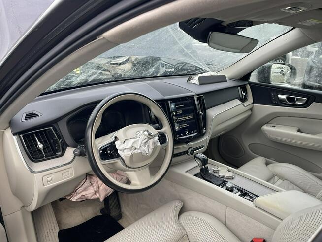 Volvo XC 60 Inscription D4 AWD Skóra Kamery360 Pamięć 190KM Gliwice - zdjęcie 8