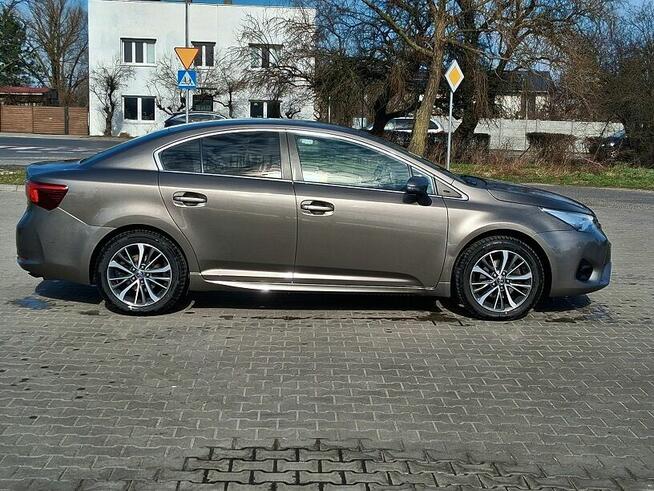 Toyota Avensis 1.8 147KM FULL LED Skóra Kamera Navi Salon Po Słupca - zdjęcie 8