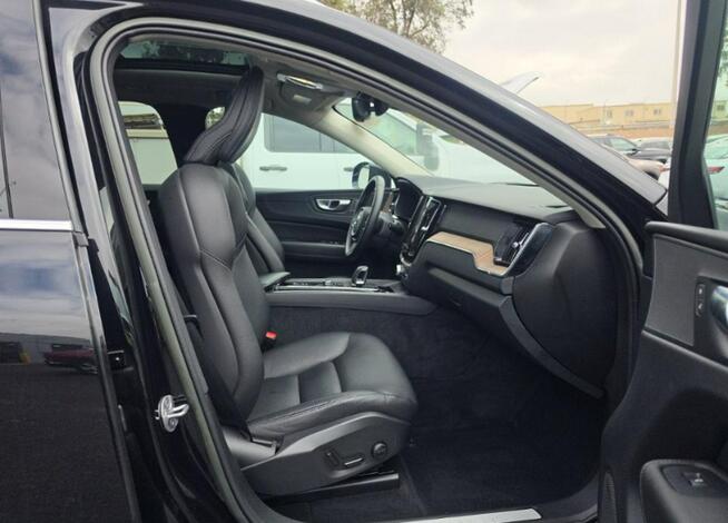 Volvo XC 60 Bogata wersja wyposażenia / AWD / B5 / niski przebieg Chwaszczyno - zdjęcie 10