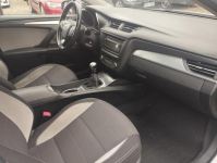 Toyota Avensis Salon Polska 2018 Warszawa - zdjęcie 12