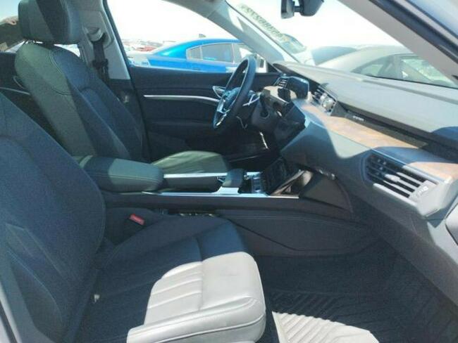 Audi e-tron 2020, 4x4, od ubezpieczalni Sulejówek - zdjęcie 6