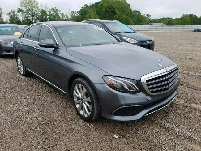 Mercedes E 300 2019, 2.0L, 4x4, po gradobiciu Warszawa - zdjęcie 2