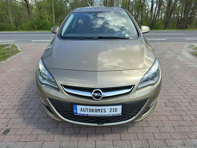 Opel Astra Sedan 1,4 benzynka w pięknym kolorze niski przebieg 117 tys Cielcza - zdjęcie 12