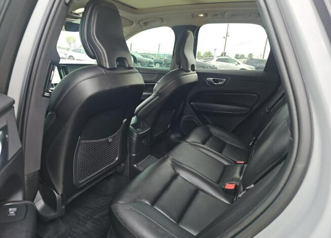 Volvo XC 60 Hybryda / AWD / T8 / niski przebieg Wrocław - zdjęcie 9