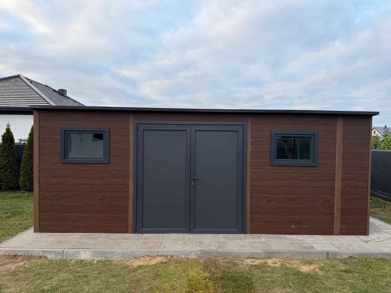 Garaż z płyty warstwowej 5,5 x 3 + wiata 0,5x 3 Skrzydlna - zdjęcie 1