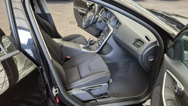 Volvo V60 2.0 D2 120KM Navi Led Climatronic Pdc Serwis Płock - zdjęcie 8