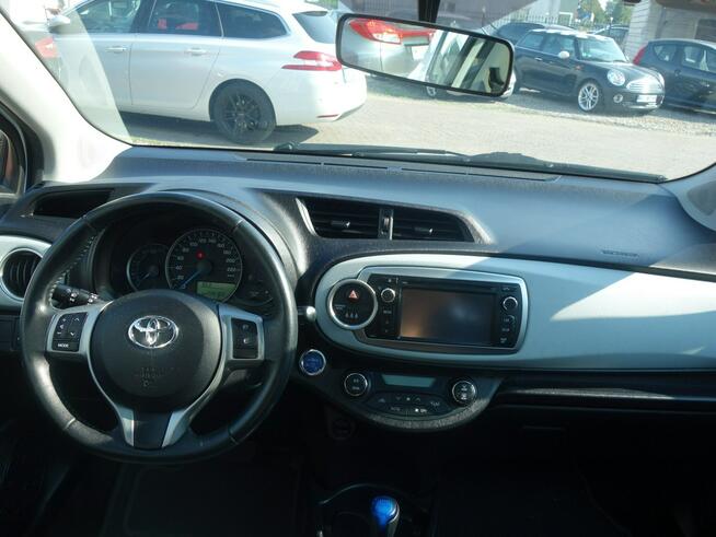 Toyota Yaris Nowa Bateria Stan Bdb Słupsk - zdjęcie 9