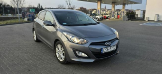 Hyundai i30 1,6 CRDi AUTOMAT klima navi kamera czujniki