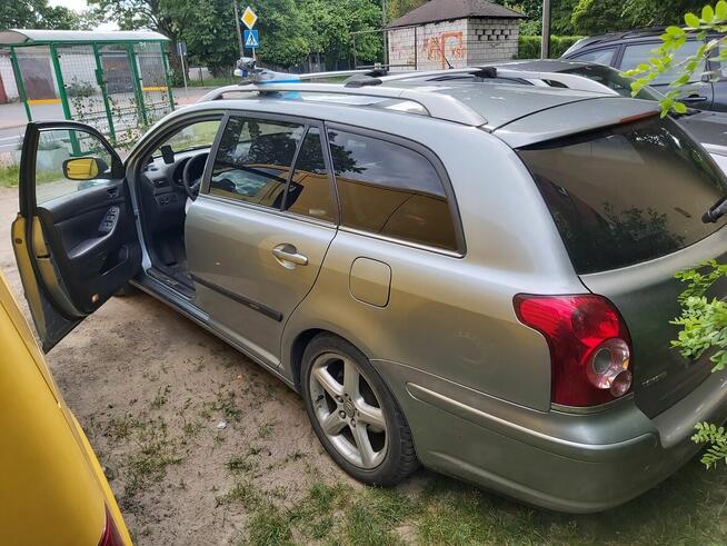 Sprzedam toyote avesis t25 Zielonka - zdjęcie 1