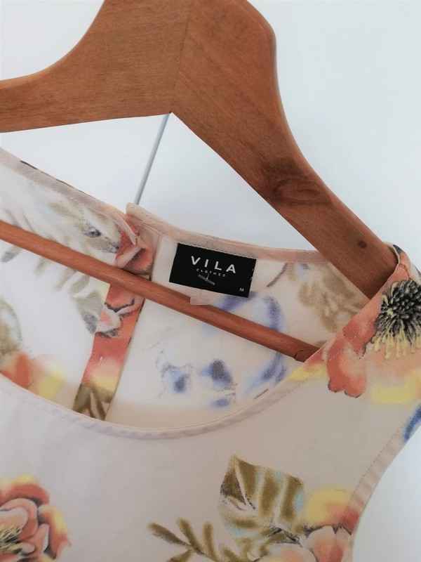 Kremowa bluzka w kwiatki Vila Bemowo - zdjęcie 3