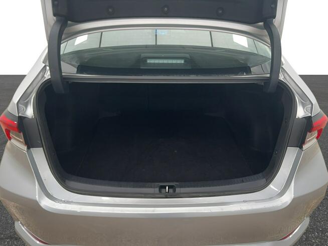 Toyota Corolla 1.5 Comfort Sedan Warszawa - zdjęcie 12