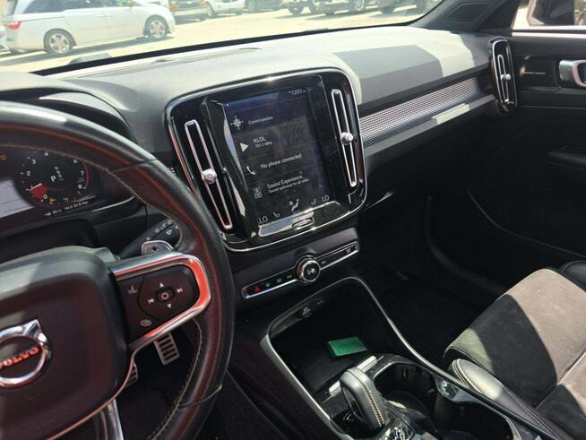 Volvo XC 40 R-Design / AWD / T5 / niski przebieg Tarnów - zdjęcie 6