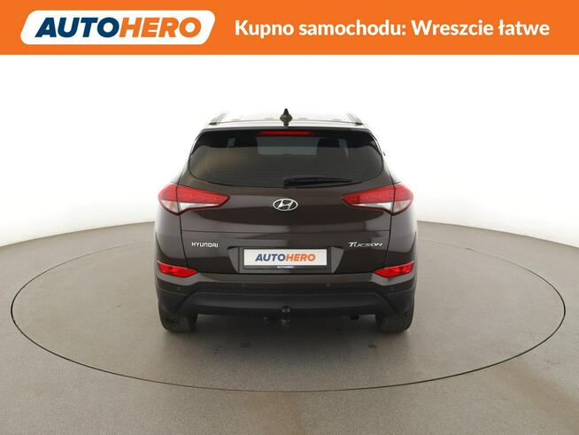 Hyundai Tucson niski przebieg navi kamera grzane fotele tempomat hak Warszawa - zdjęcie 6
