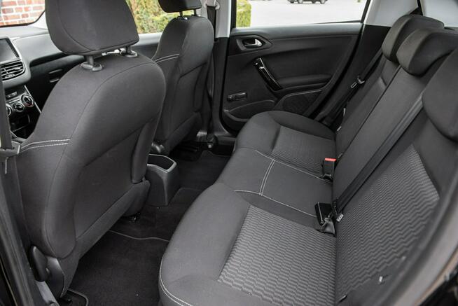 Peugeot 208 Lift ! 1.2i 82KM ! Super Stan ! Zadbany ! 130 tys km. Zwoleń - zdjęcie 7