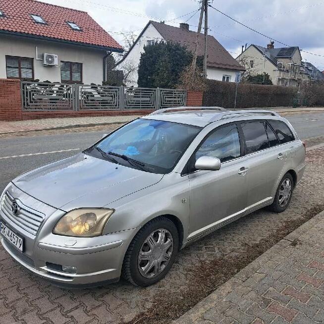 Sprzedam Toyota avensis 1.8 Benzyna 2004 rok Dębica - zdjęcie 1