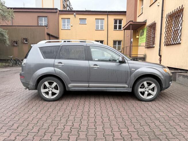 Syndyk sprzeda Mitsubishi Outlander 2.0 DI-D 4WD 2008 r. Bełchatów - zdjęcie 4
