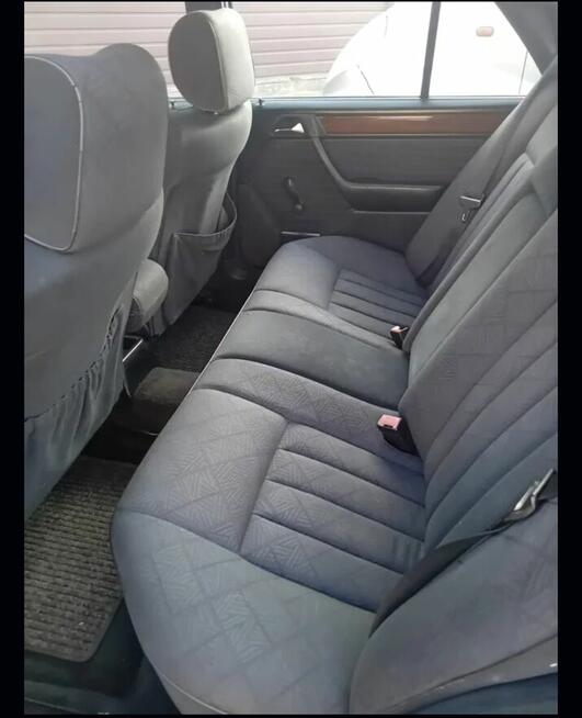 Mercedes W124 automat 1990r Turek - zdjęcie 11