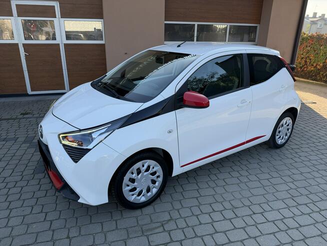 Toyota Aygo 1,0 72KM  Klimatyzacja  Kamera  CarPlay Orzech - zdjęcie 12
