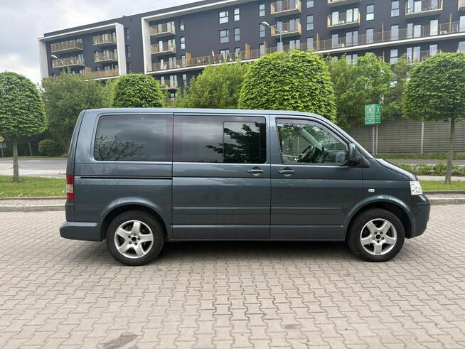 Volkswagen Multivan 7 osób Stan bdb stolik fotele kapitańskie hak Kraków - zdjęcie 4
