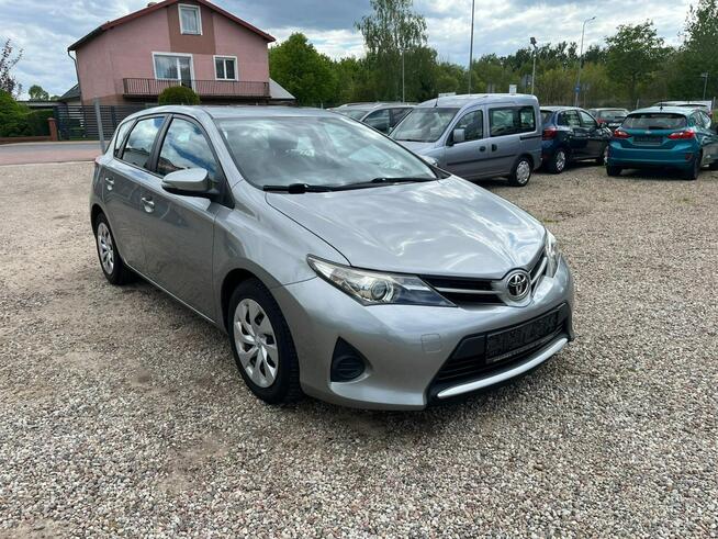 Toyota Auris 1,3 Benzyna 2014r 99KM Białogard - zdjęcie 2