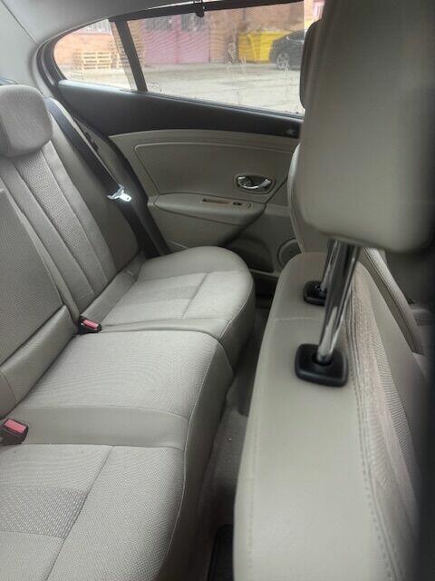 Renault Fluence 2012 r. od syndyka Warszawa - zdjęcie 9