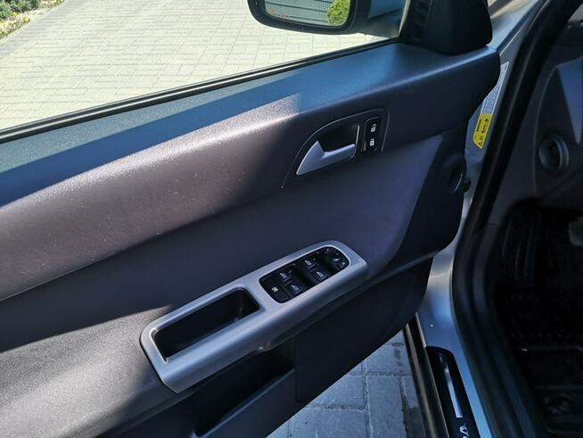 Volvo V50 1.8 125KM Klimatronic   Alu 17 Xenony  Serwis Strzegom - zdjęcie 11