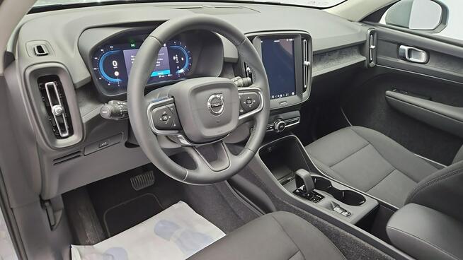 Volvo XC 40 Essential aut ! Z Polskiego Salonu ! Faktura VAT ! Warszawa - zdjęcie 9