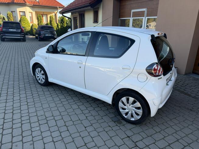 Toyota Aygo 1,0 68KM  Klimatyzacja  Bluetooth Orzech - zdjęcie 10