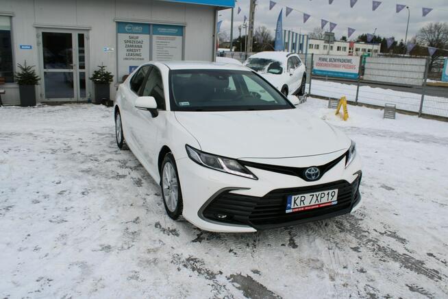 Toyota Camry 2.5 Hybrid e-CTV Comfort F-vat Kamera Gwarancja Warszawa - zdjęcie 4