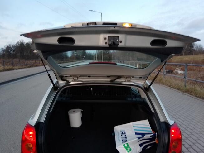 Sprzedam Toyota Avensis Olsztyn - zdjęcie 7