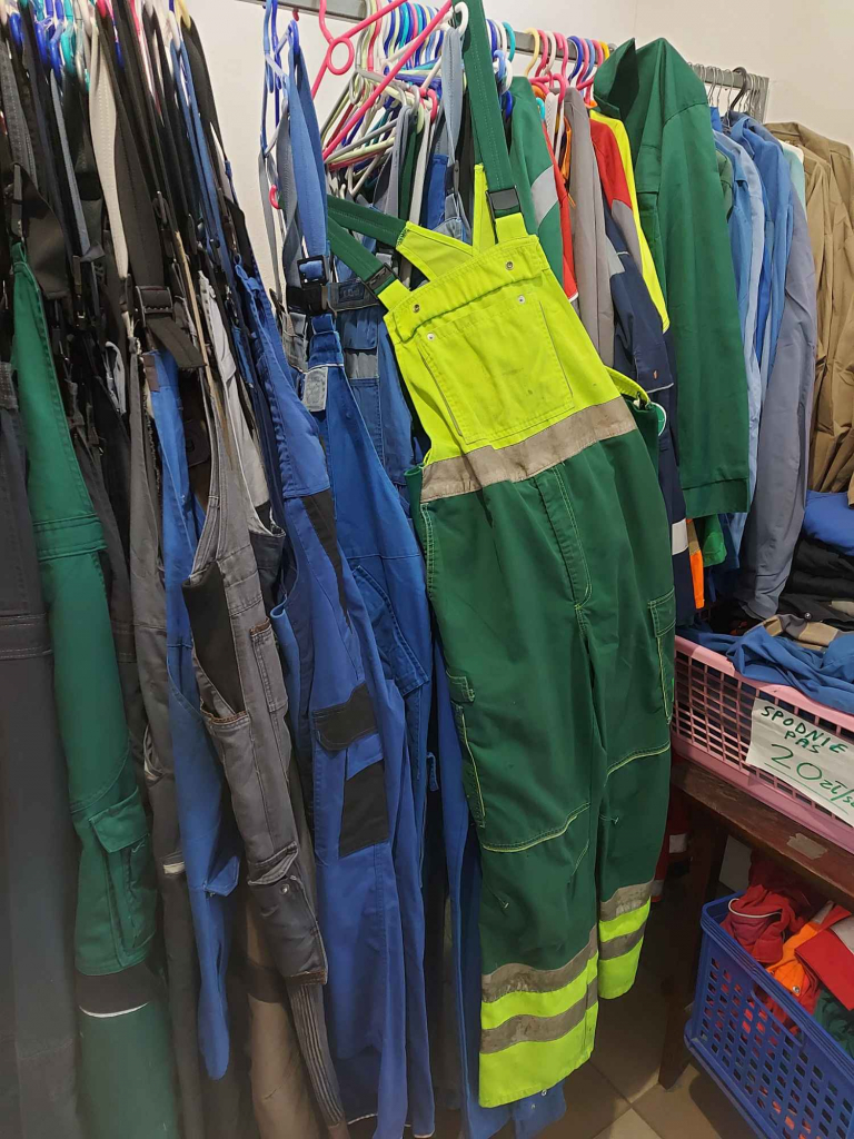 Ogrodniczki  robocze  -  tanio . Śródmieście - zdjęcie 3