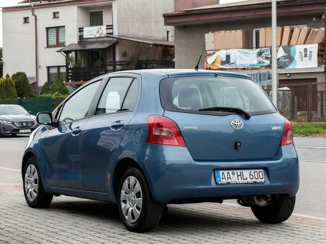 Toyota Yaris 1.3_Benzyna_87 KM_142 tyś. km_klima_koła zimowe Nowy Sącz - zdjęcie 11