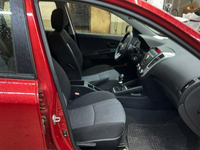 Kia Ceed 1.4 benzyna 105km KLIMATYZACJA bezwypadek SERWIS 2012 Tychy - zdjęcie 3