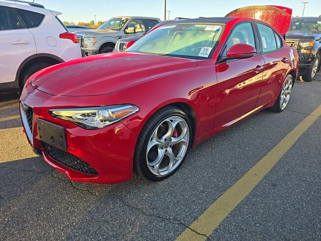 Alfa Romeo Giulia Wersja Ti / AWD / niski przebieg Chwaszczyno - zdjęcie 1