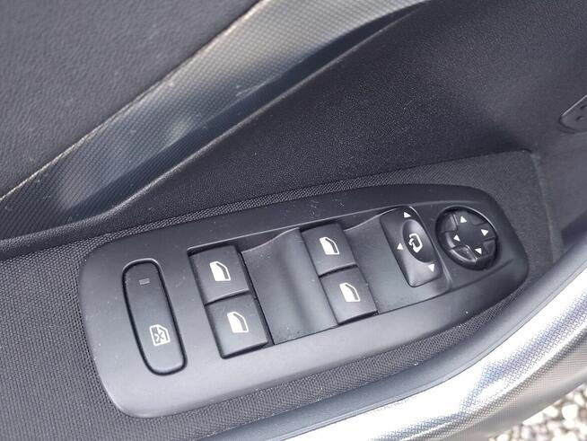 Sprzedam peugeot 2008 Kielce - zdjęcie 12