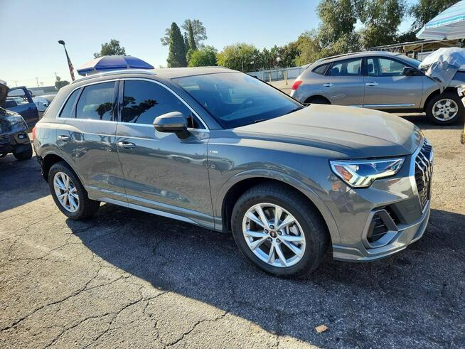 Audi Q3 Bogata wersja wyposażenia / S-Line / niski przebieg Cieszyn - zdjęcie 2