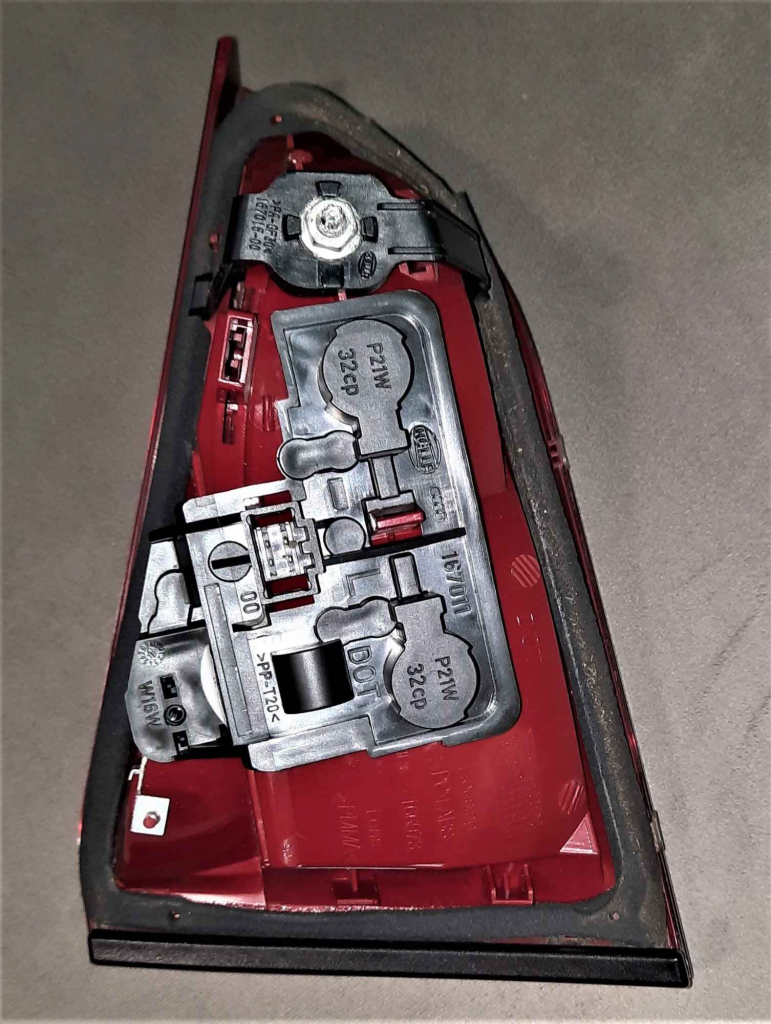 Oryginalna lampa - (prawy tył) Audi A4 B8 (Sedan) Jaworzno - zdjęcie 5