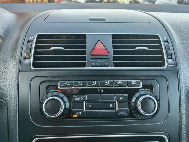 Volkswagen Touran 1.6 TDI 105 KM Zarejestrowany Oryginalny Przebieg Twardów - zdjęcie 10