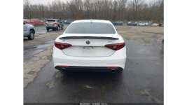 Alfa Romeo Giulia / 4x4 / 2.0 280KM / niski przebieg / Tarnów - zdjęcie 8
